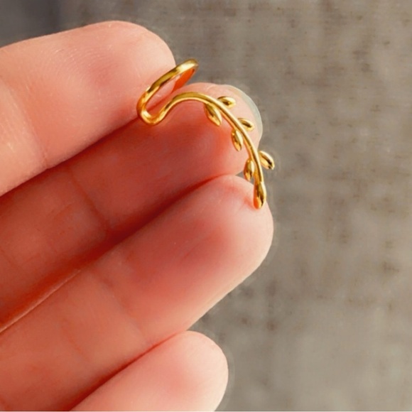 14K Gold Vermeil Leaf Ear Cuff – Climber Style No Piercing Needed - Picture 3 of 10